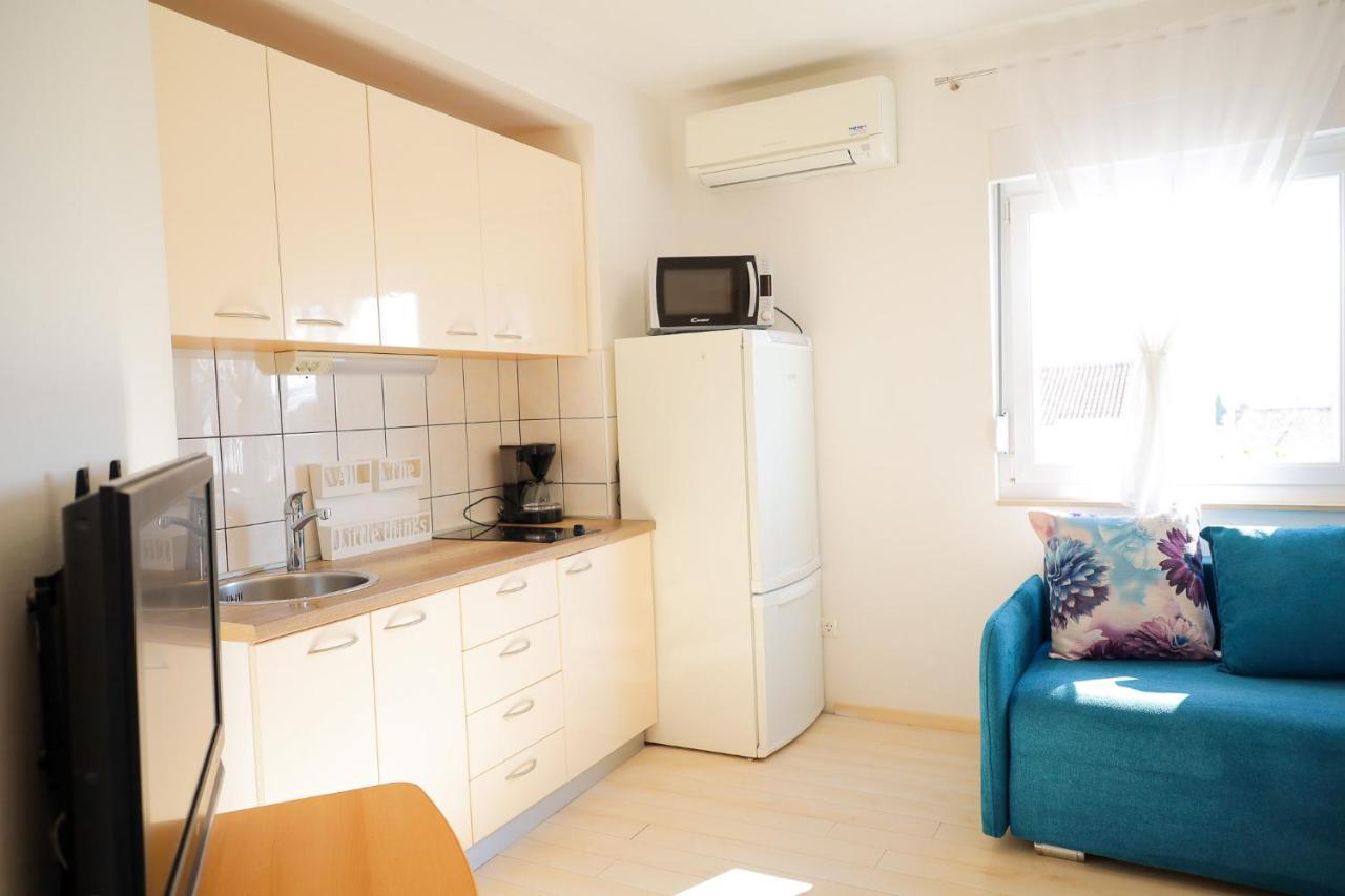 The Florens Residence Near The Beach With The Pool, Bbq And Kids Playground, Zadar Diklo المظهر الخارجي الصورة