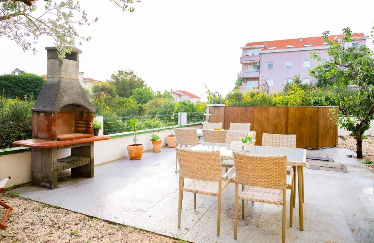 The Florens Residence Near The Beach With The Pool, Bbq And Kids Playground, Zadar Diklo المظهر الخارجي الصورة