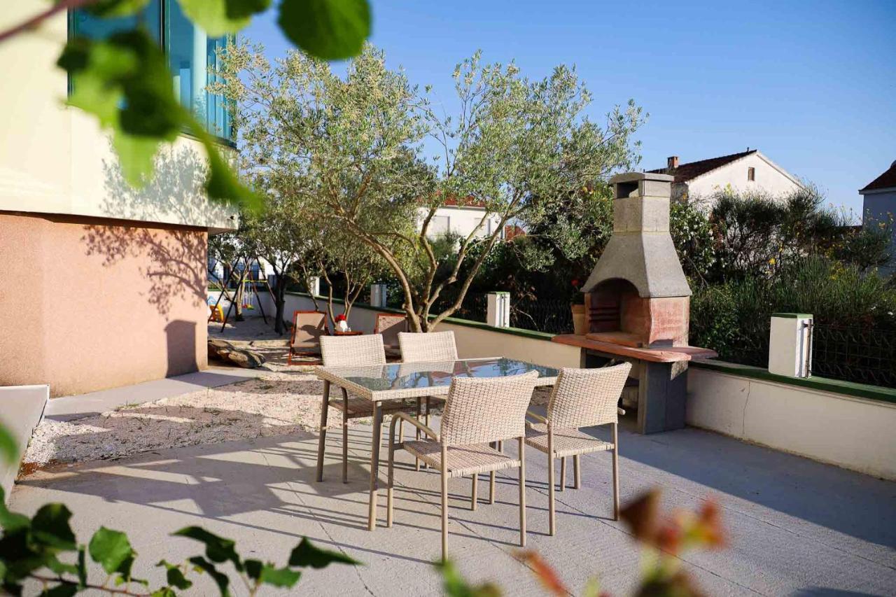 The Florens Residence Near The Beach With The Pool, Bbq And Kids Playground, Zadar Diklo المظهر الخارجي الصورة