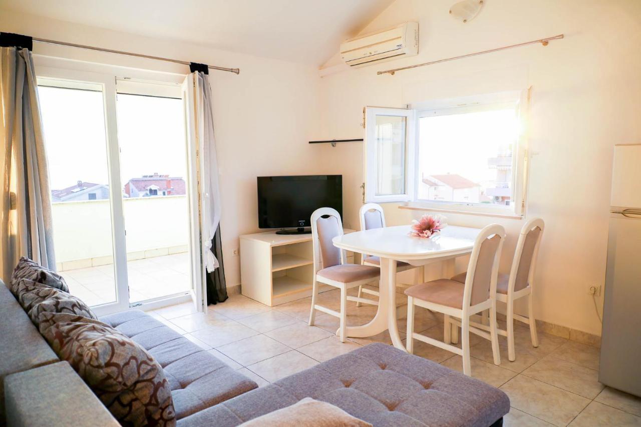 The Florens Residence Near The Beach With The Pool, Bbq And Kids Playground, Zadar Diklo المظهر الخارجي الصورة