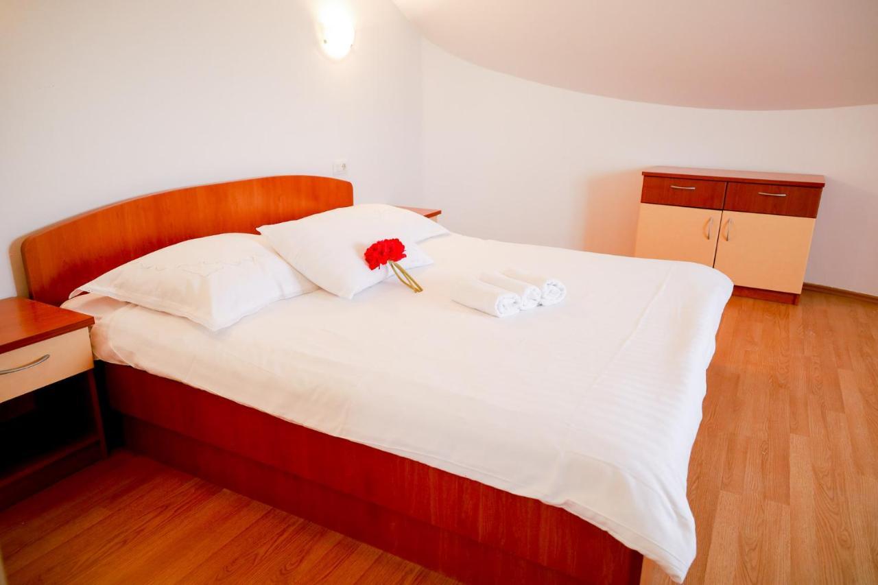 The Florens Residence Near The Beach With The Pool, Bbq And Kids Playground, Zadar Diklo المظهر الخارجي الصورة