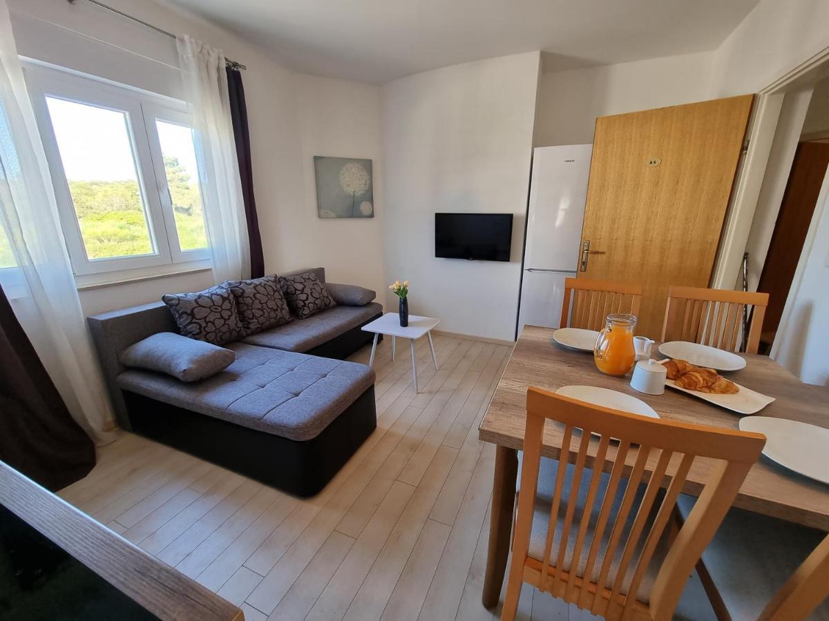 The Florens Residence Near The Beach With The Pool, Bbq And Kids Playground, Zadar Diklo المظهر الخارجي الصورة