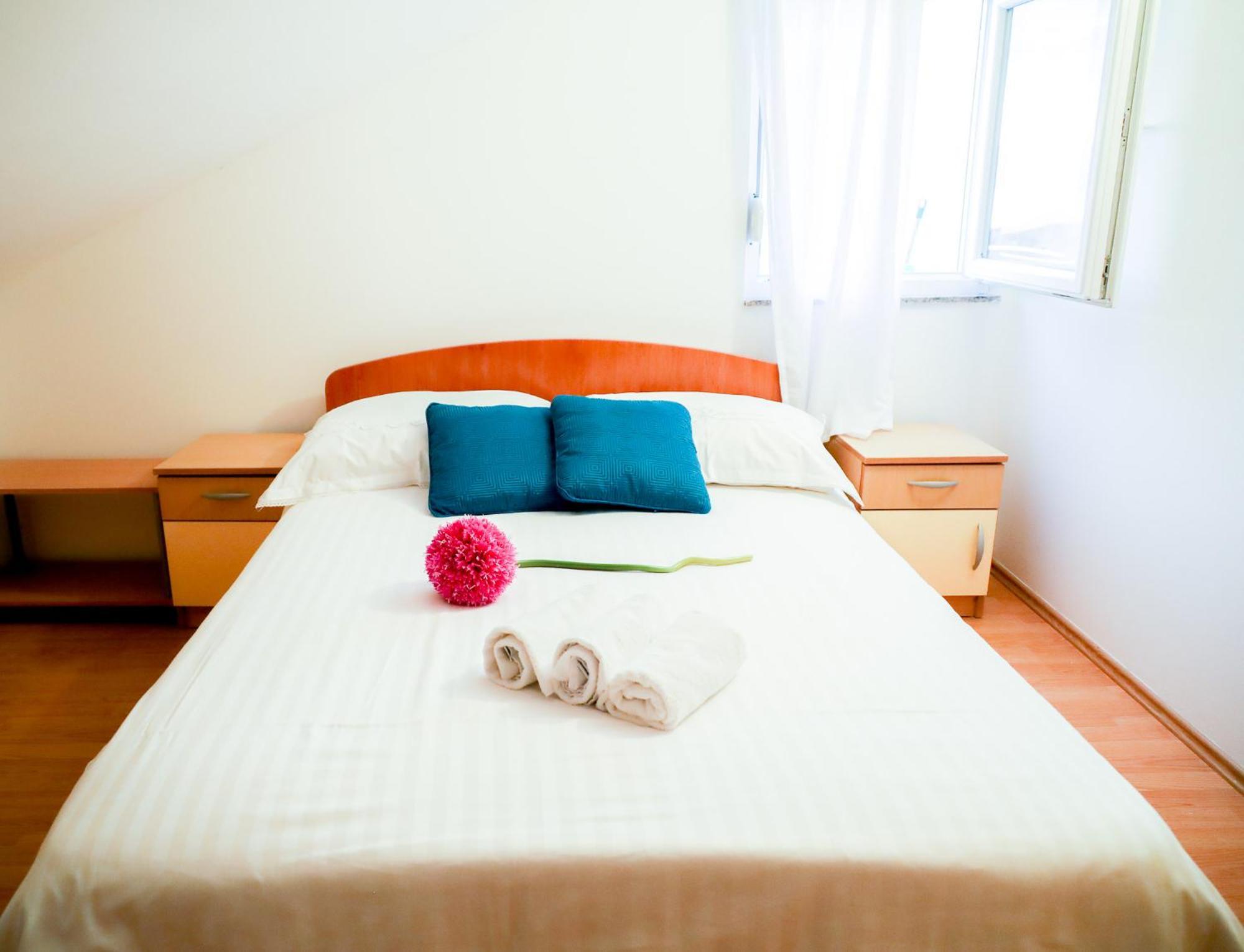 The Florens Residence Near The Beach With The Pool, Bbq And Kids Playground, Zadar Diklo الغرفة الصورة